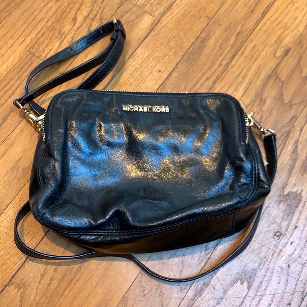 Michael Kors adjustable Crossbody leather black bag with gold metal